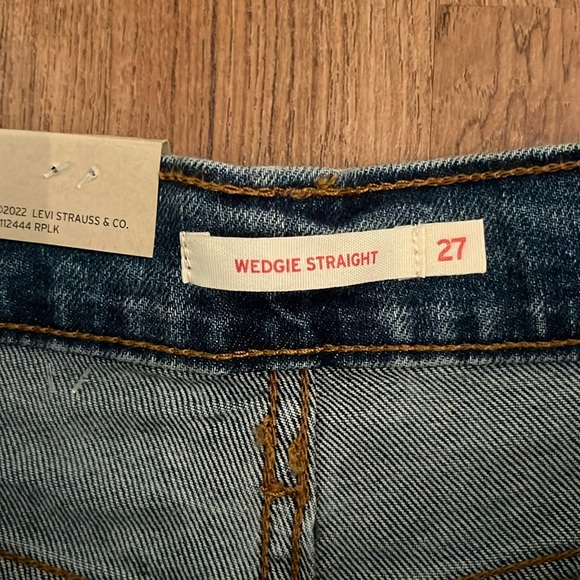 NWT Levi’s Wedgie Straight Jeans - Picture 5 of 14